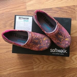 Grey’s Anatomy Meredith Sport Red Paisley Clog 8.5